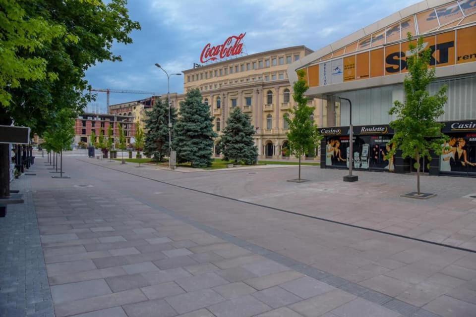 Hotel Room City Square With Great View No Parking Skopje Exterior foto